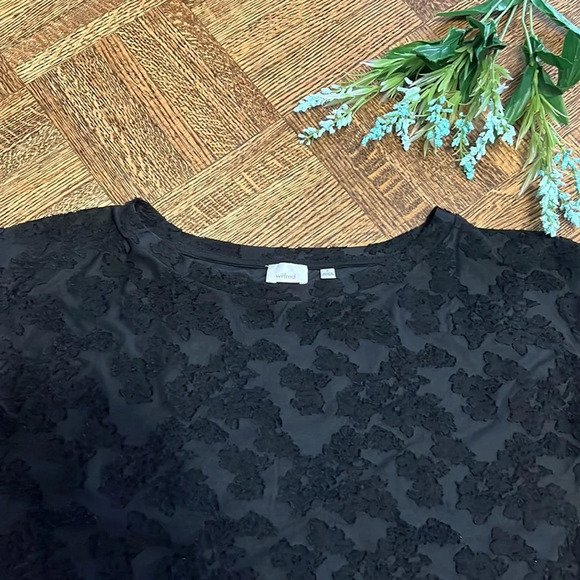 ARITZIA | Wilfred Anvers split-back Tee - Picture 2 of 8